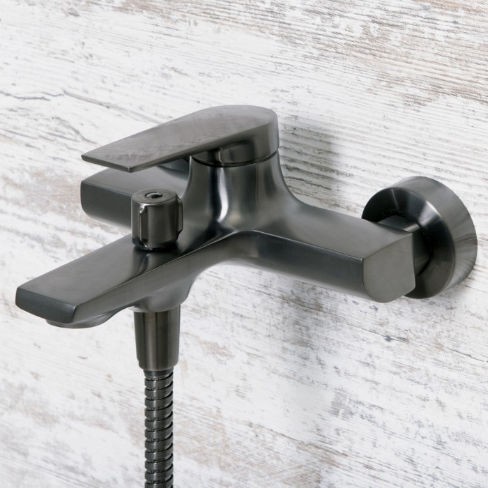 Смеситель для ванны с коротким изливом Wiese 8400 WasserKRAFT арт. 8401