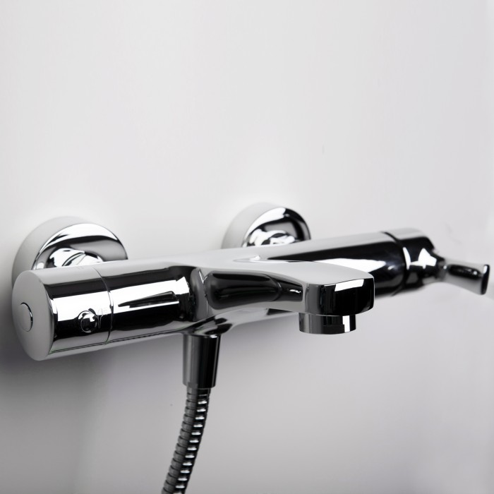 Смеситель для ванны с коротким изливом Berkel 4800 WasserKRAFT арт. 4801