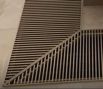 Решетка itermic SGL 4700х280мм, секция 2, с угловым элементом 90 град, цвет Gold арт. GRILL.SGLC-28-4700/Gold (2)90