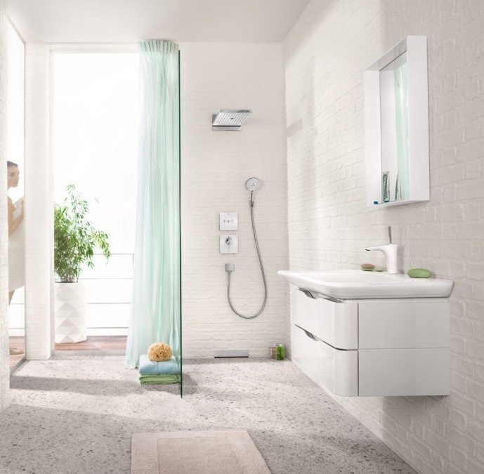 Верхний душ с настенным креплением скрытого монтажа Rainmaker Select Hansgrohe, белый, хром арт. 24011400