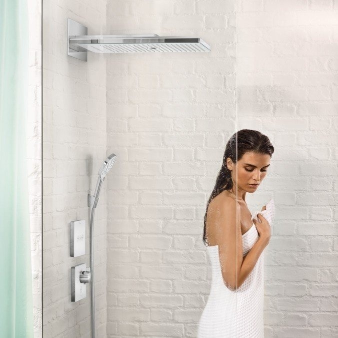 Верхний душ с настенным креплением скрытого монтажа Rainmaker Select Hansgrohe, белый, хром арт. 24011400