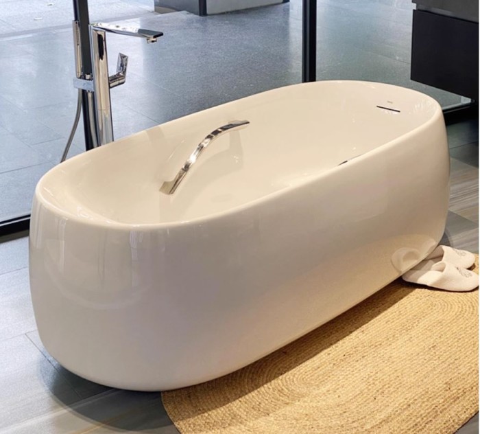 Ванна из искусственного камня TOTO Flotation PJY1744 170х83см отдельностоящая, с ручками, цвет белый