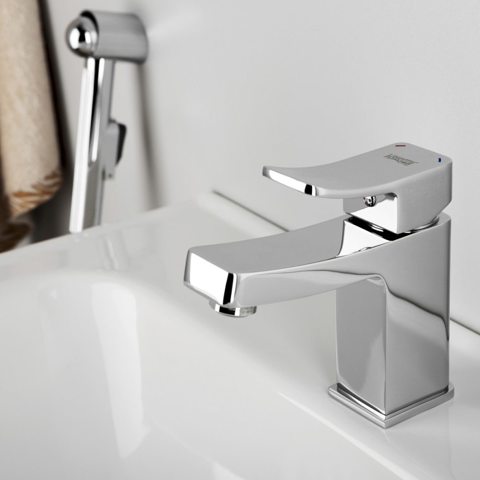 Смеситель для раковины с гигиенической лейкой Aller 1060 WasserKRAFT арт. 1068