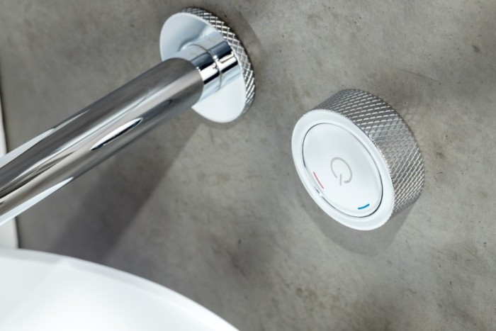 Смеситель автоматический для раковины из стены на 2 отв. Chrome, Boheme Tech - 158/2-CR