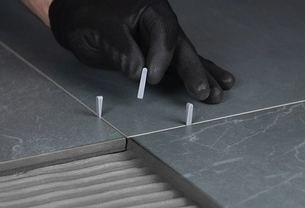 Клинья для плитки 5x5,5x21 мм 100 шт., TLS-Profi арт. TLSK212025